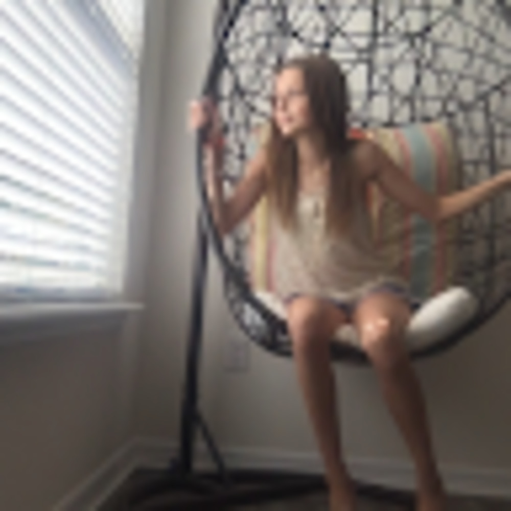 Meet your Posher, Emily